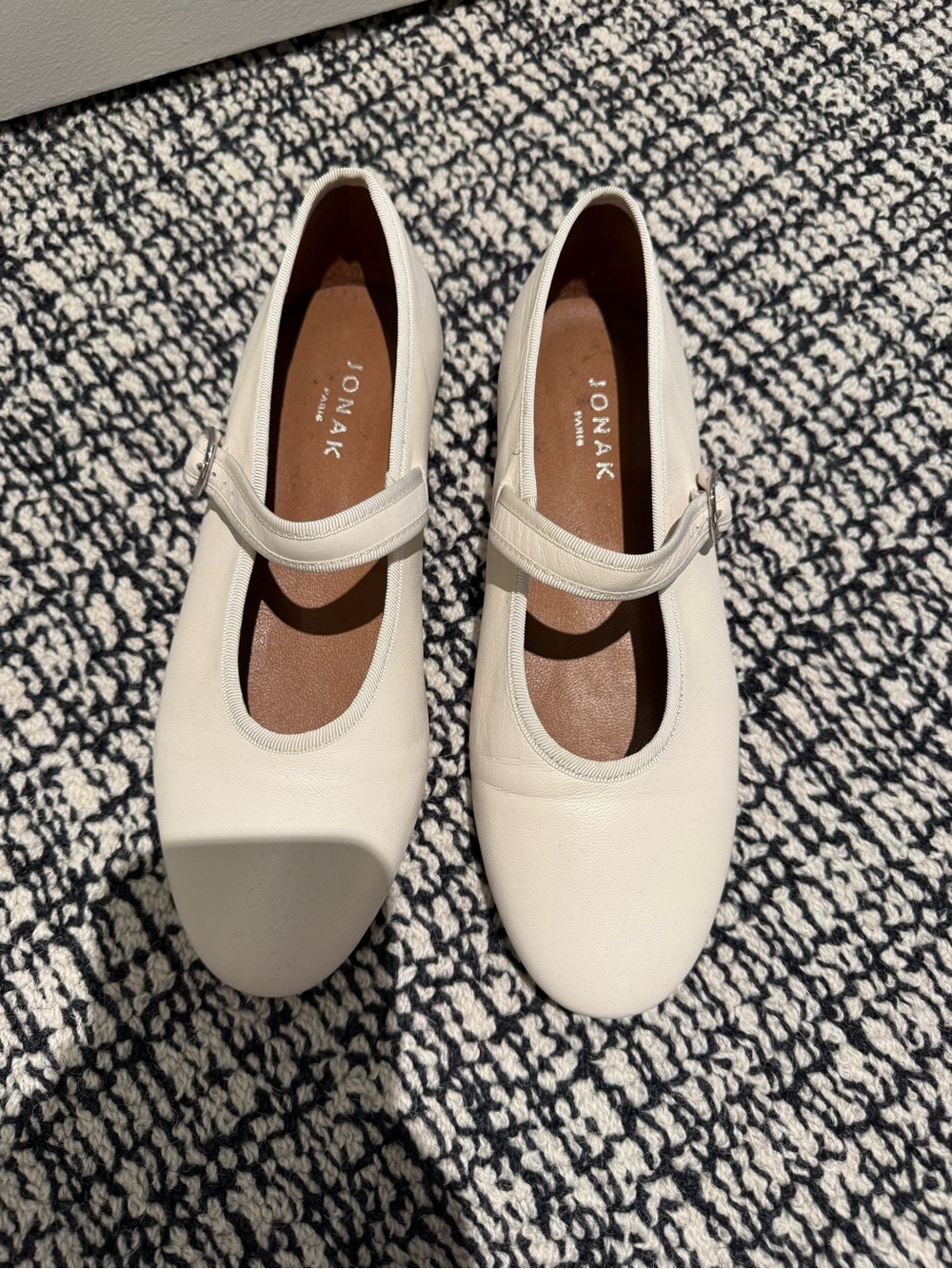JONAK PARIS Ivory Leather Mary Jane Flats Size 38